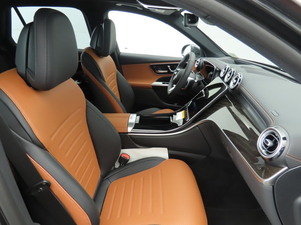 Thumbnail: 2026 Mercedes-Benz GLC - 21