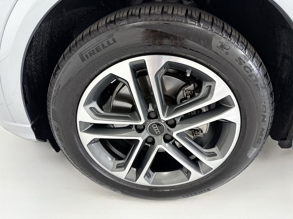 Thumbnail: 2025 Audi Q5 - 29