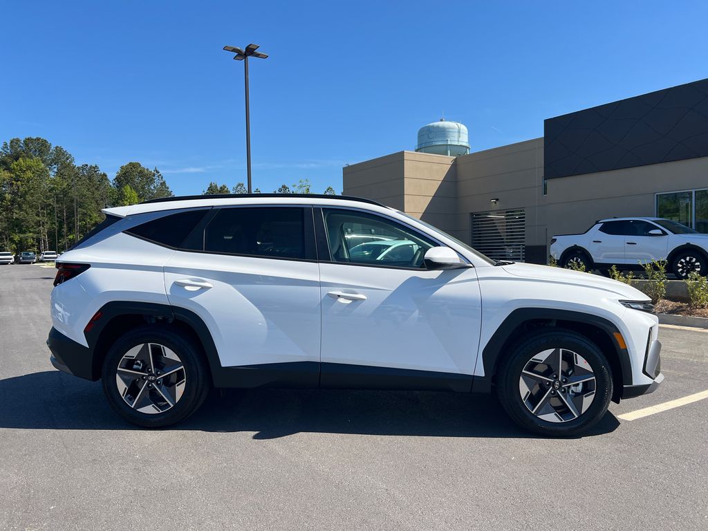 New 2026 White Hyundai SEL image 5