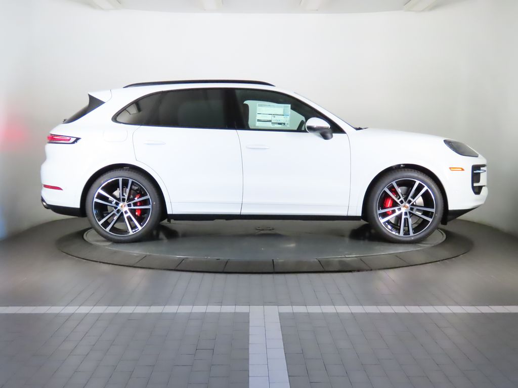 Thumbnail: 2026 Porsche Cayenne - 8