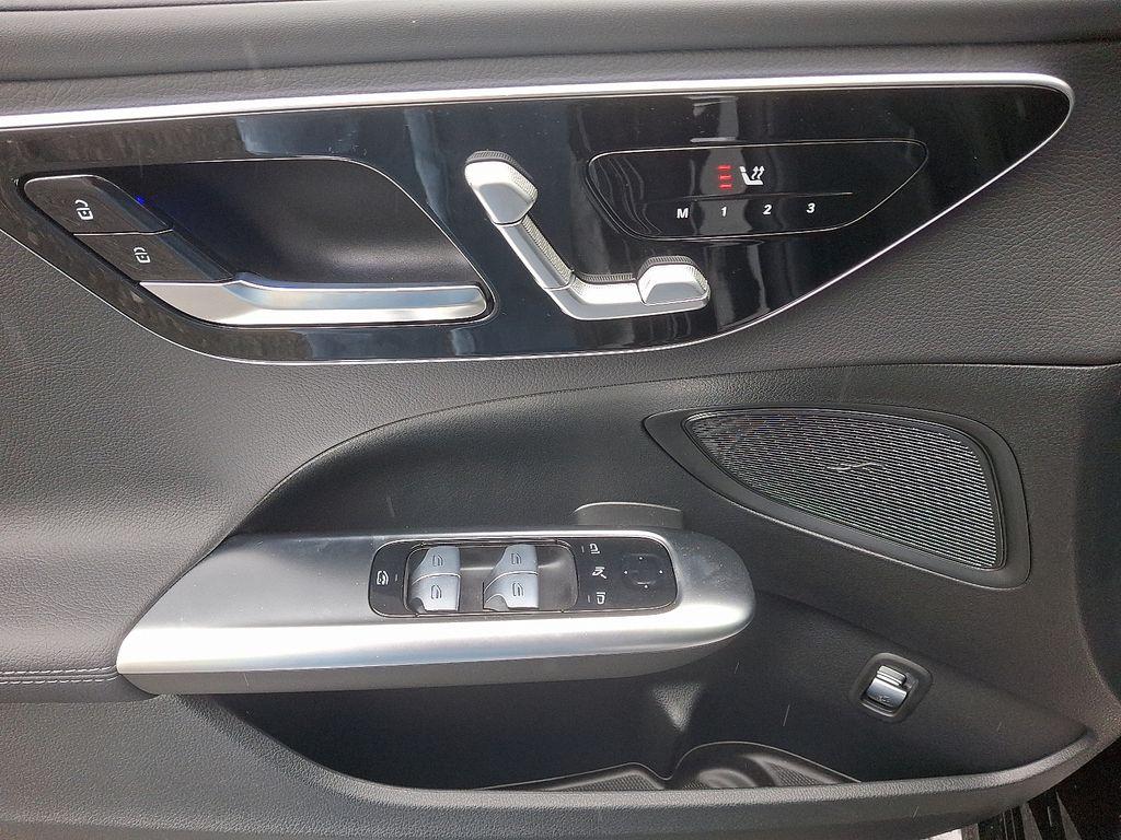 2025 Mercedes-Benz C-Class C 300 9