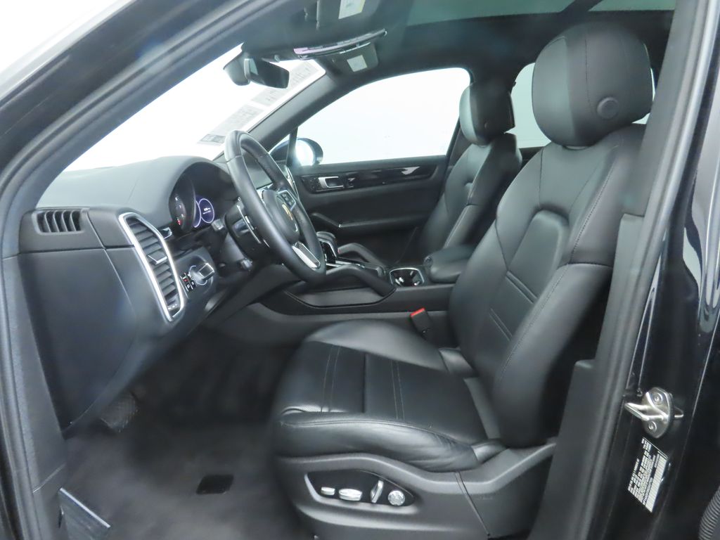 Thumbnail: 2019 Porsche Cayenne - 20