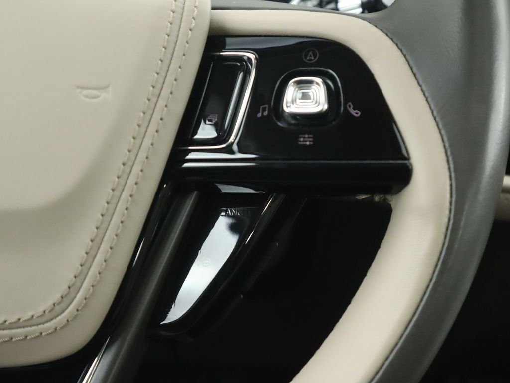 Thumbnail: 2023 Lincoln Aviator - 12