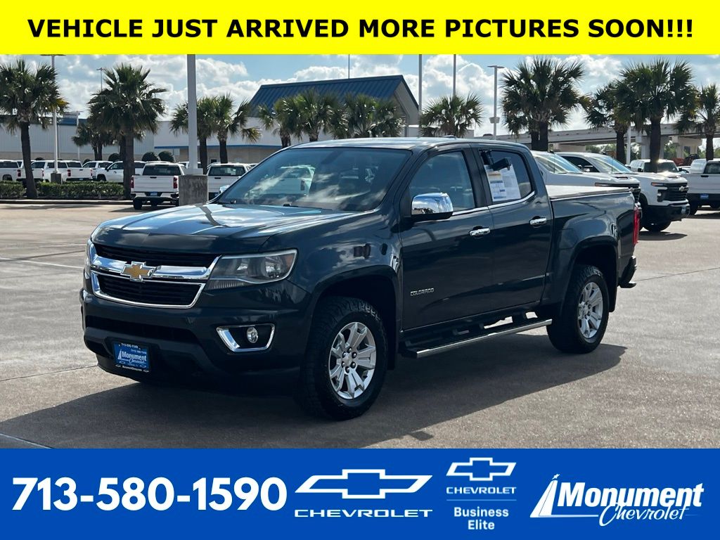 Gray (Graphite Metallic) 2017 Chevrolet Colorado LT Crew Cab 4WD Pickup Truck Four-Wheel Drive 8-Speed Automatic