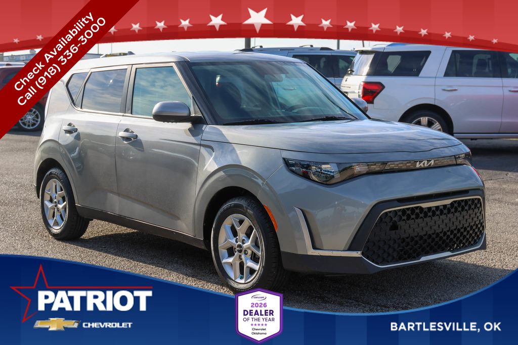 Steel Gray 2023 Kia Soul LX FWD SUV / Crossover Front-Wheel Drive Continuously Variable Transmission