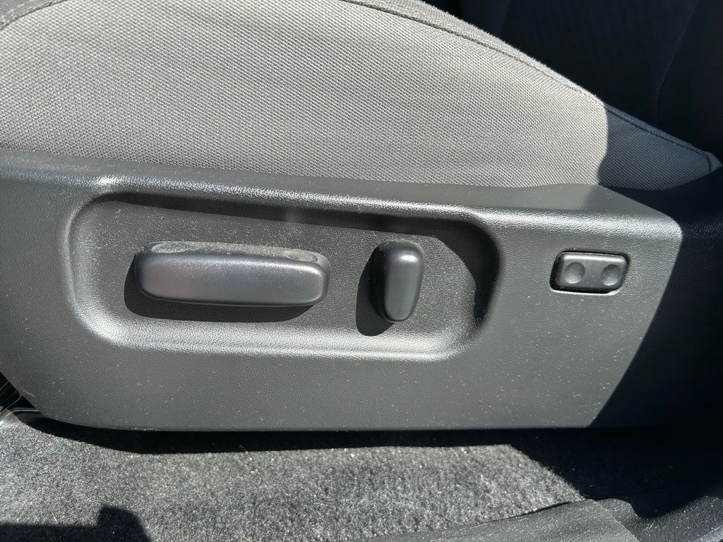 2023 Toyota Tacoma SR5 16