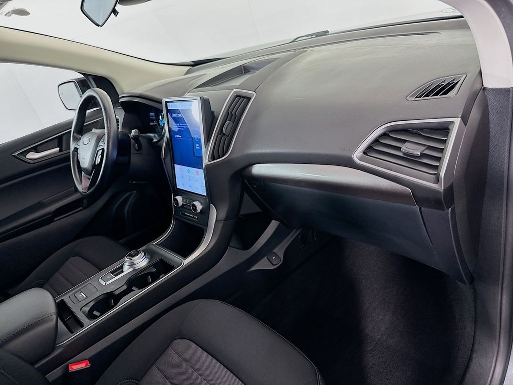 Thumbnail: 2022 Ford Edge - 28