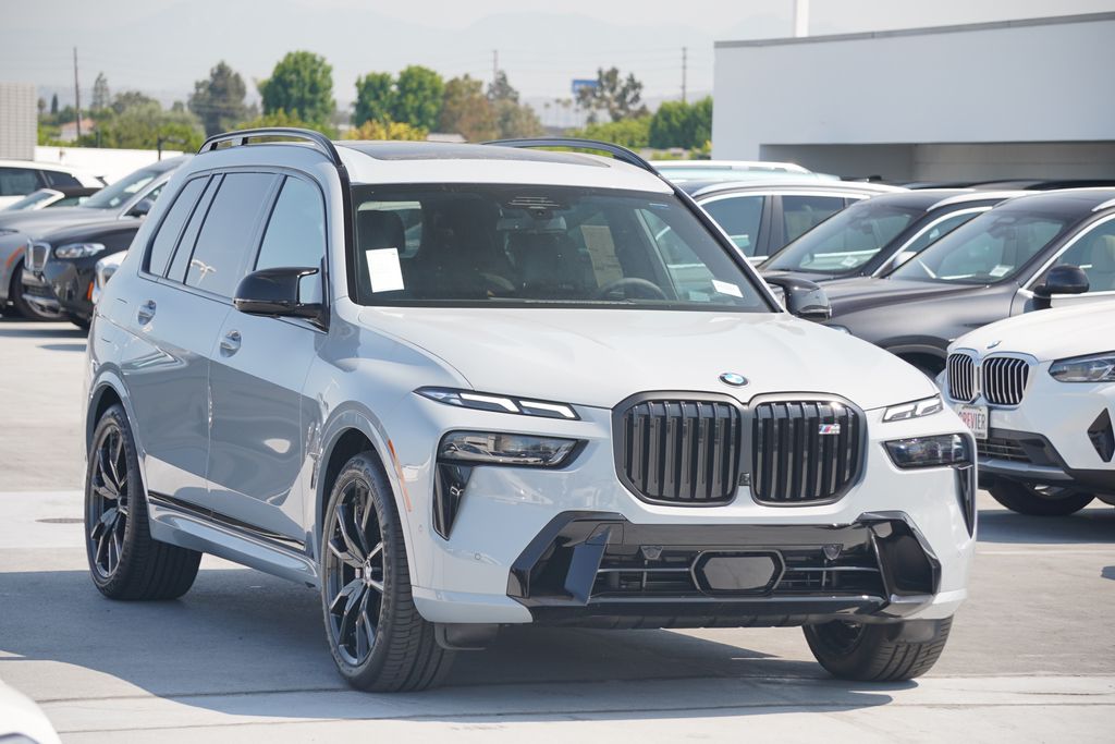 2025 BMW X7 M60i 3