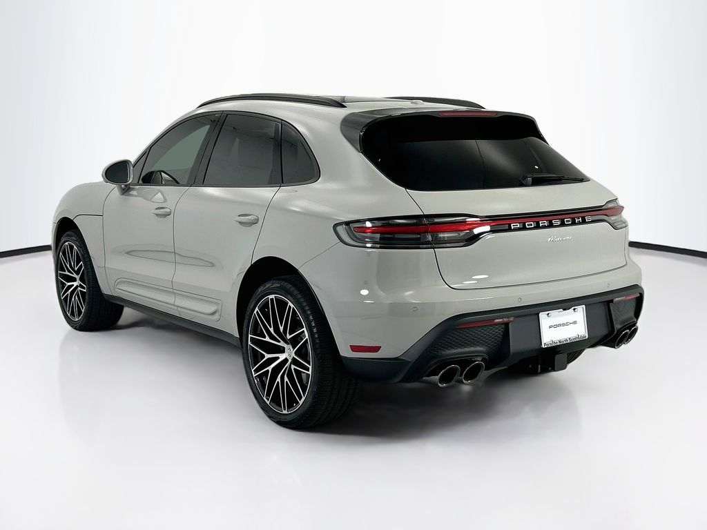 Thumbnail: 2026 Porsche Macan - 3
