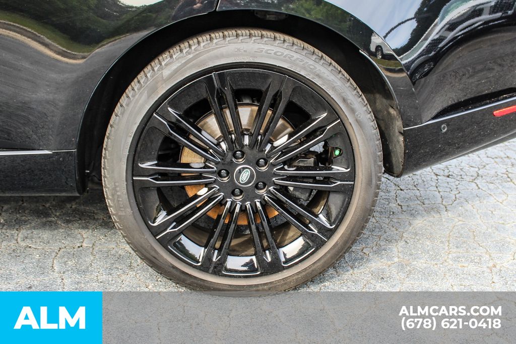 Used 2024 Black Land Rover SE image 15