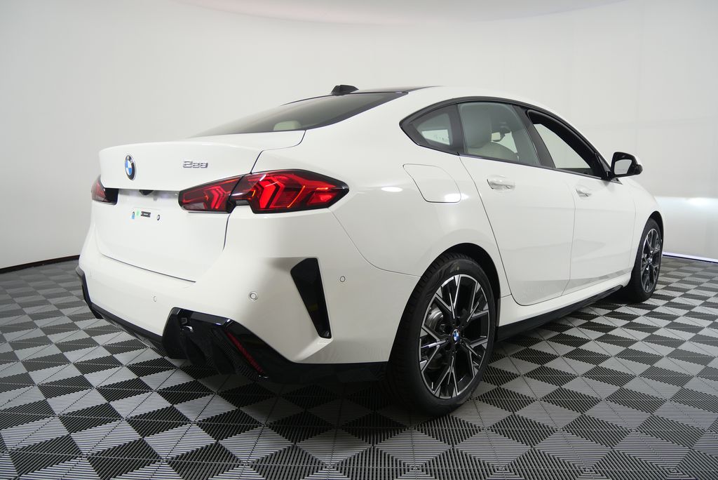 Thumbnail: 2026 BMW 2 Series - 3