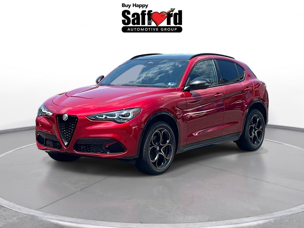 2025 Alfa Romeo Stelvio Intensa