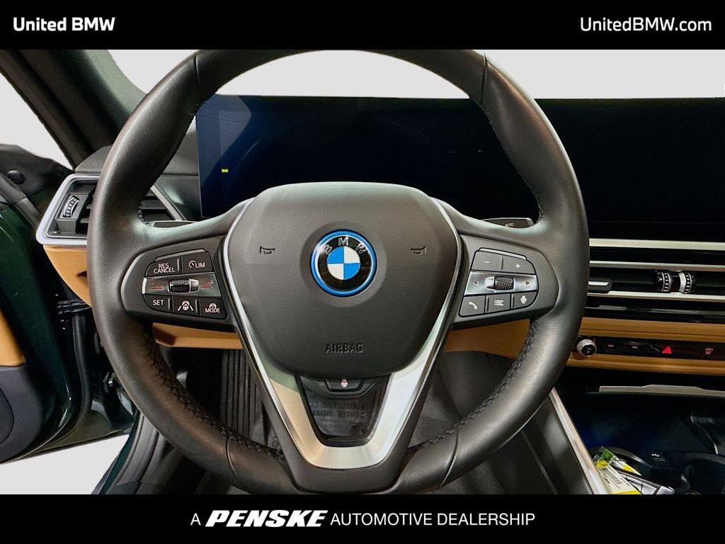 Thumbnail: 2023 BMW i4 - 6