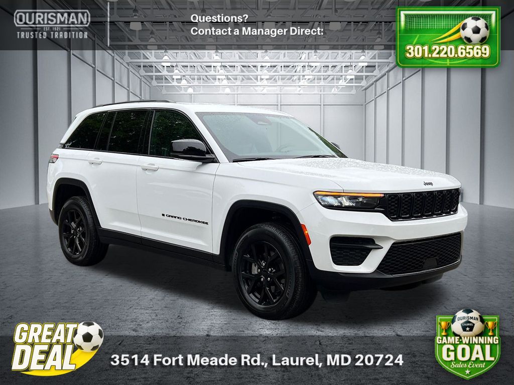 Bright White Clearcoat 2025 Jeep Grand Cherokee SUV / Crossover Four-Wheel Drive 8-Speed Automatic