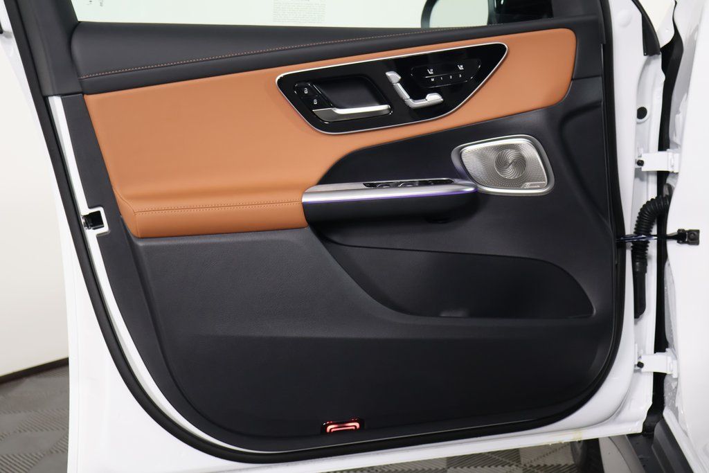 Thumbnail: 2026 Mercedes-Benz GLC - 7