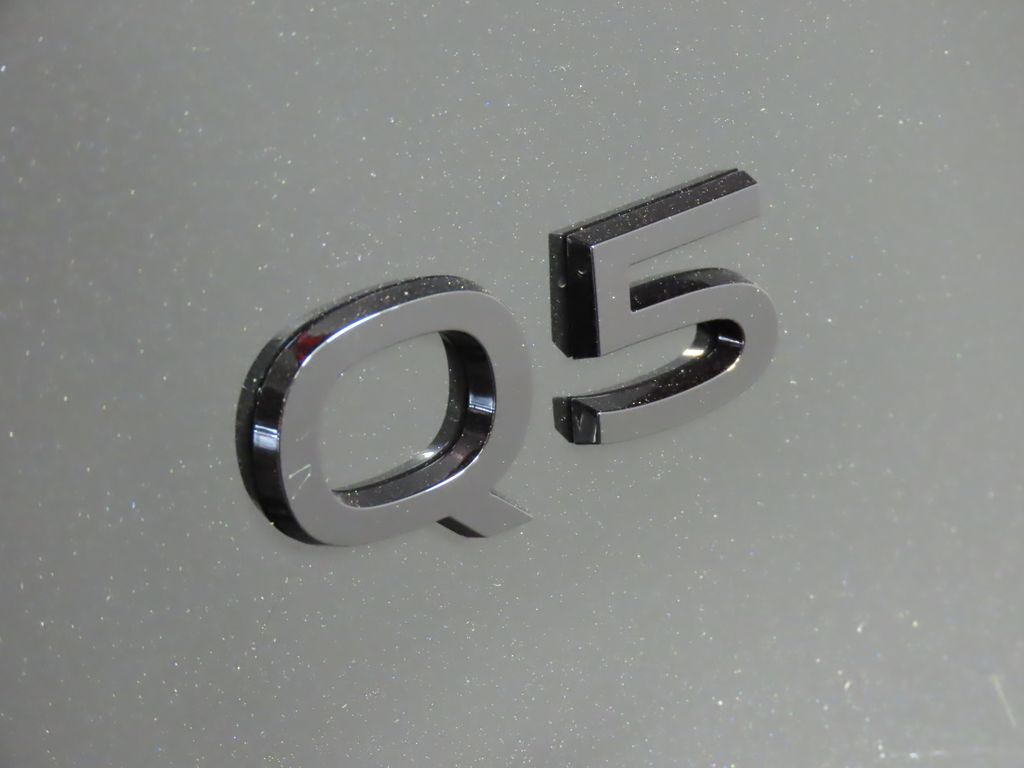 Thumbnail: 2025 Audi Q5 - 9