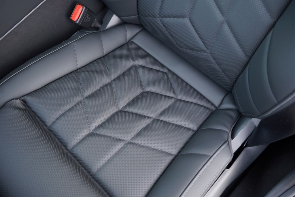 Thumbnail: 2026 BMW 5 Series - 12