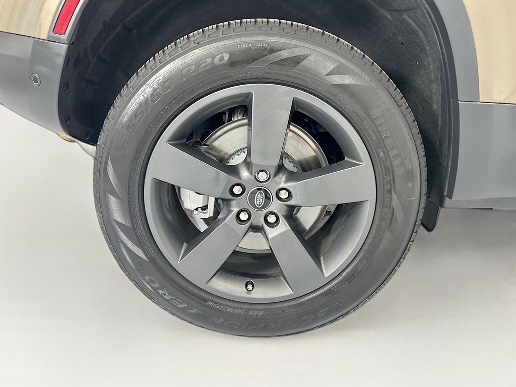 Thumbnail: 2025 Land Rover Defender - 32