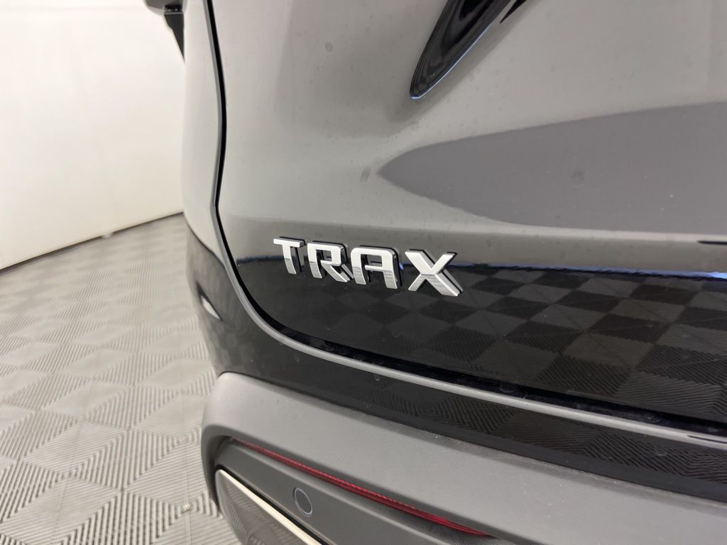Thumbnail: 2025 Chevrolet Trax - 18