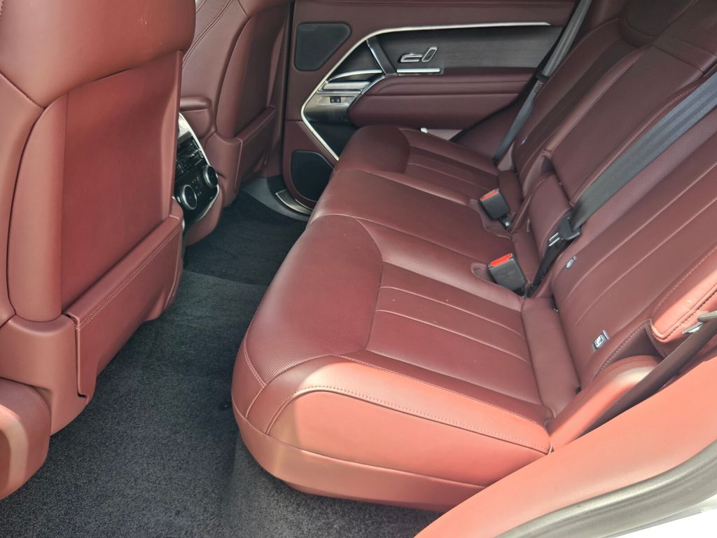 2025 Land Rover Range Rover - $103,875
