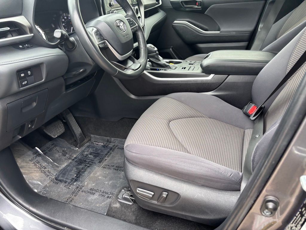 2024 Toyota Highlander LE Gray at Gullo Toyota