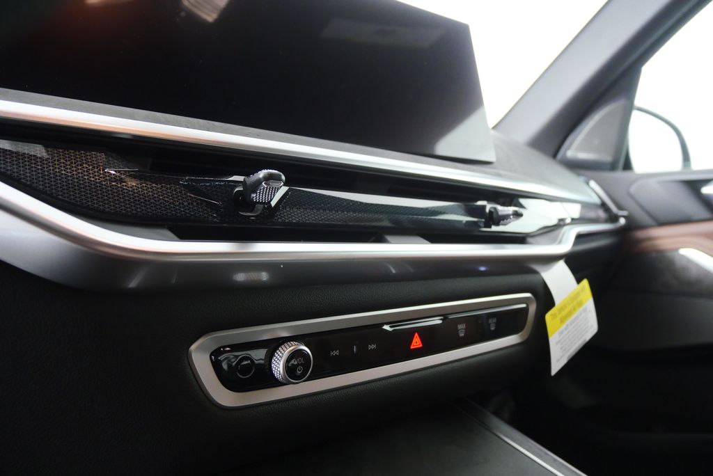 Thumbnail: 2026 BMW X5 - 21