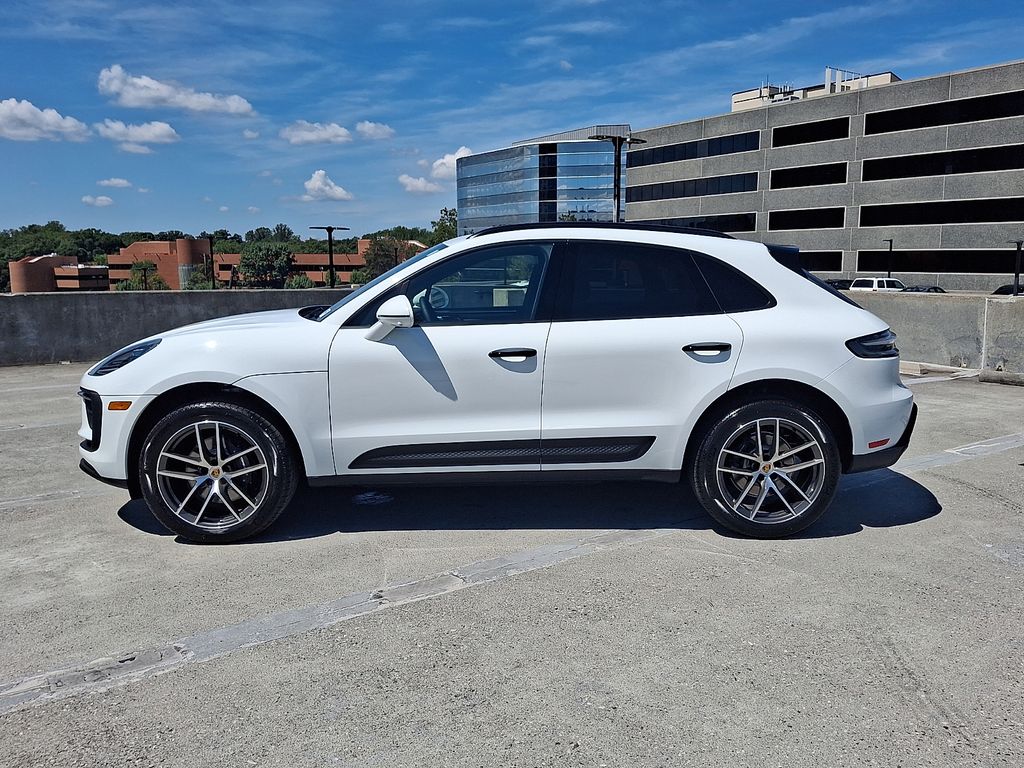 Thumbnail: 2026 Porsche Macan - 2