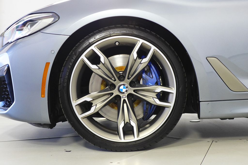 Thumbnail: 2021 BMW 5 Series - 5