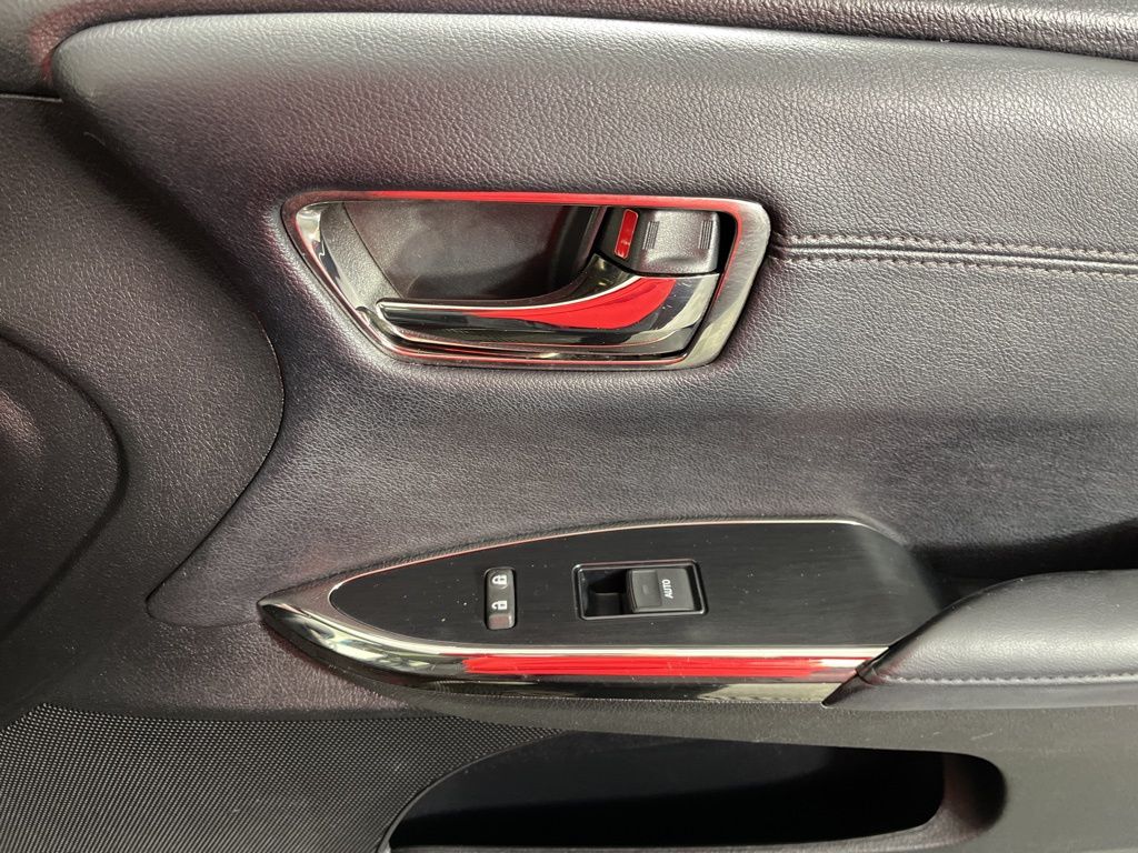 Thumbnail: 2013 Toyota Avalon - 11