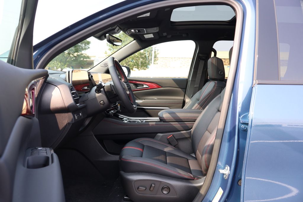 Thumbnail: 2026 Chevrolet Traverse - 14