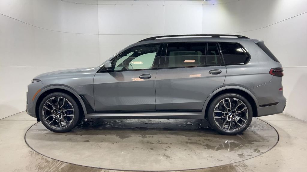 Thumbnail: 2026 BMW X7 - 5