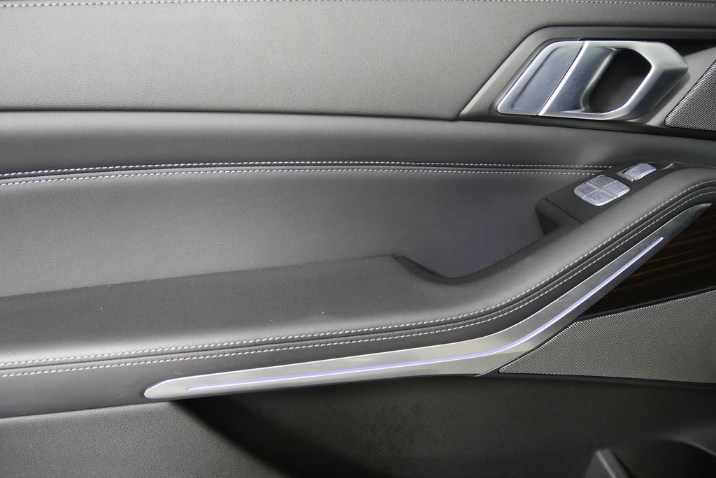 2023 BMW X7 xDrive40i 13