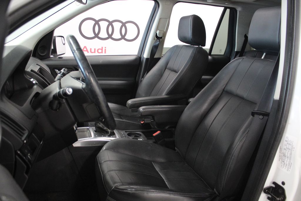 Thumbnail: 2014 Land Rover LR2 - 11