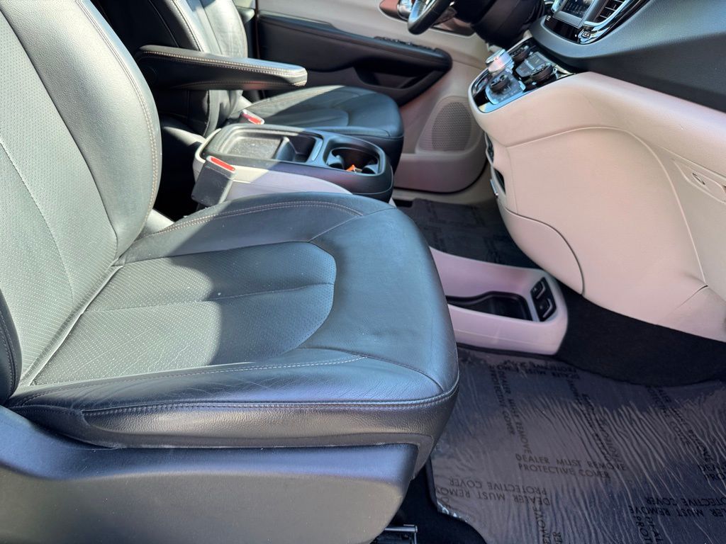 2019 Chrysler Pacifica Touring L 30