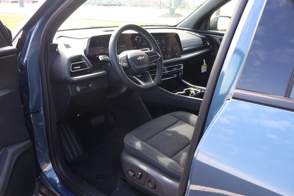 Thumbnail: 2026 Chevrolet Traverse - 12