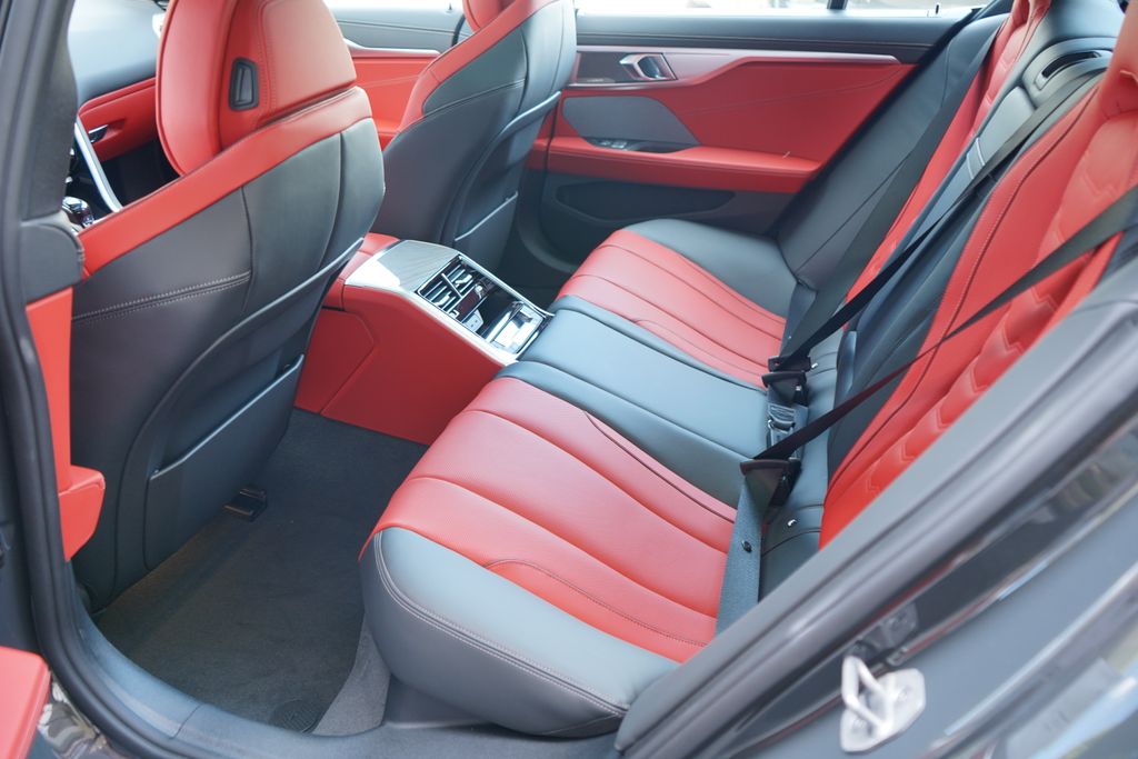 Thumbnail: 2026 BMW 8 Series - 19