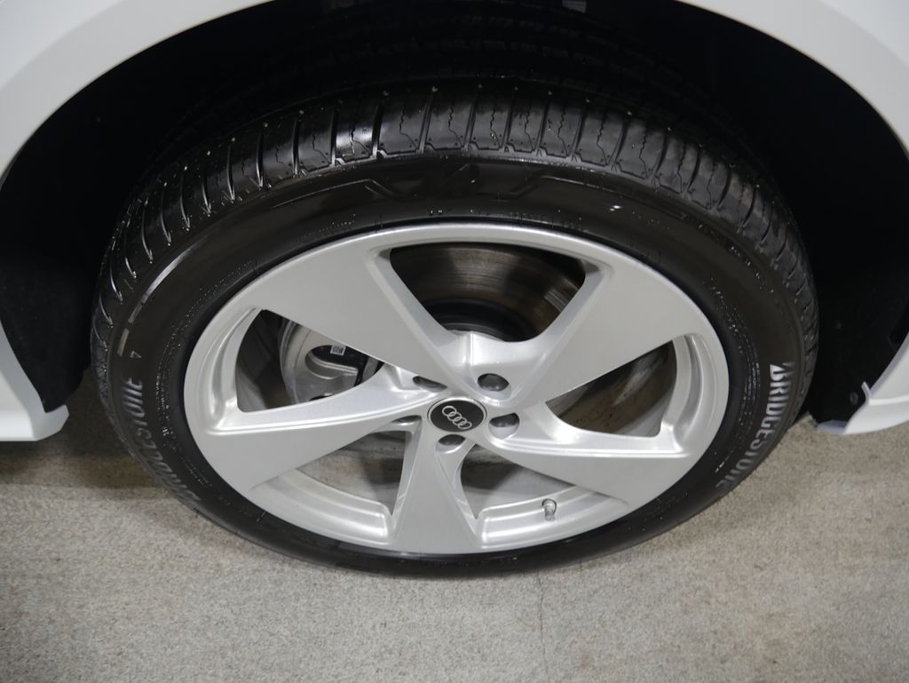 Thumbnail: 2025 Audi Q5 - 15