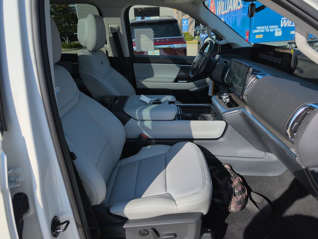 New 2027 White Ford Platinum image 15