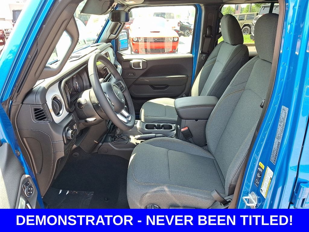 New 2025 Jeep Wrangler SUV