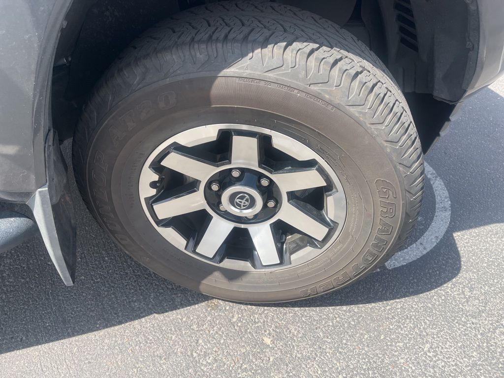 2017 Toyota Tacoma TRD Sport 14