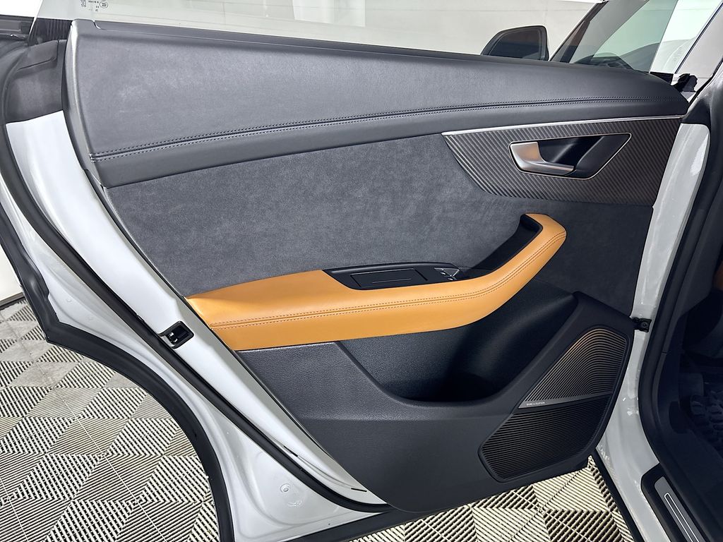 2025 Audi RS Q8 performance 4.0T