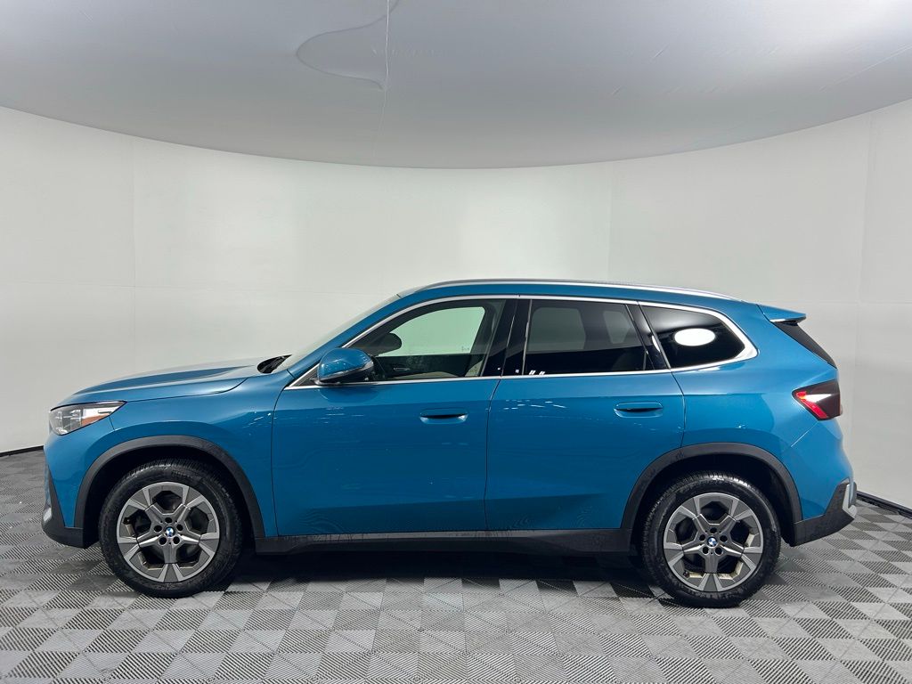 Thumbnail: 2023 BMW X1 - 8