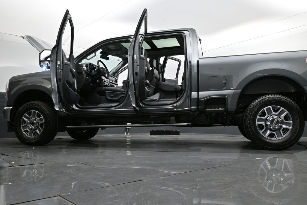 2026 Ford F-350 Super Duty Lariat