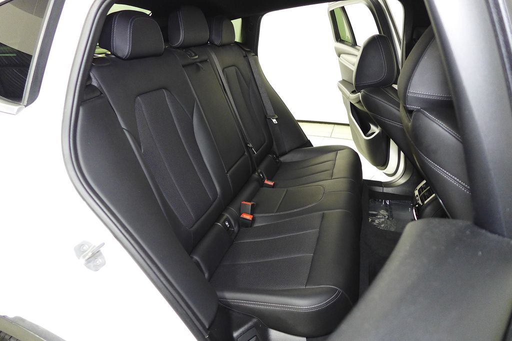 Thumbnail: 2022 BMW X4 - 20