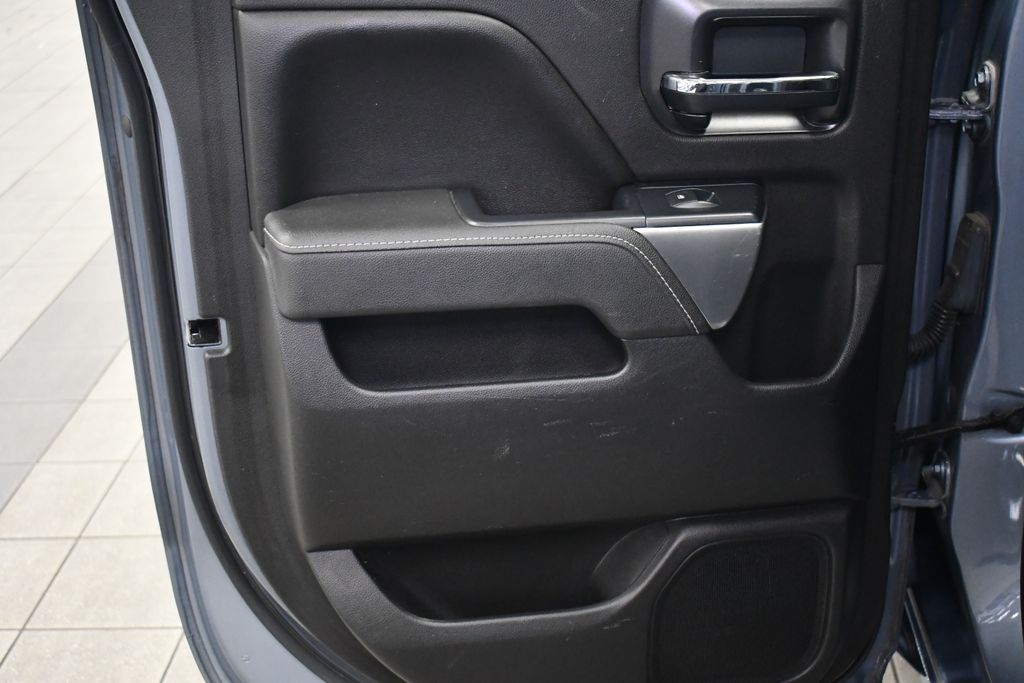 Thumbnail: 2015 Chevrolet Silverado 1500 - 23