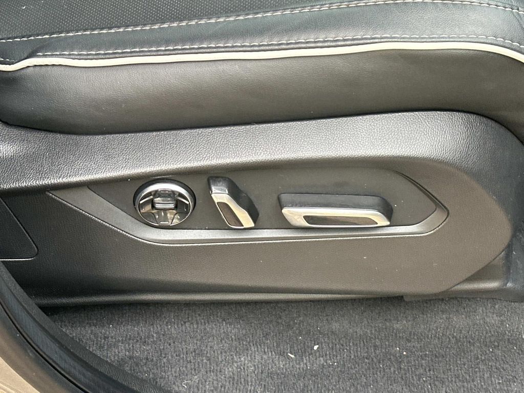 Thumbnail: 2022 Acura MDX - 22