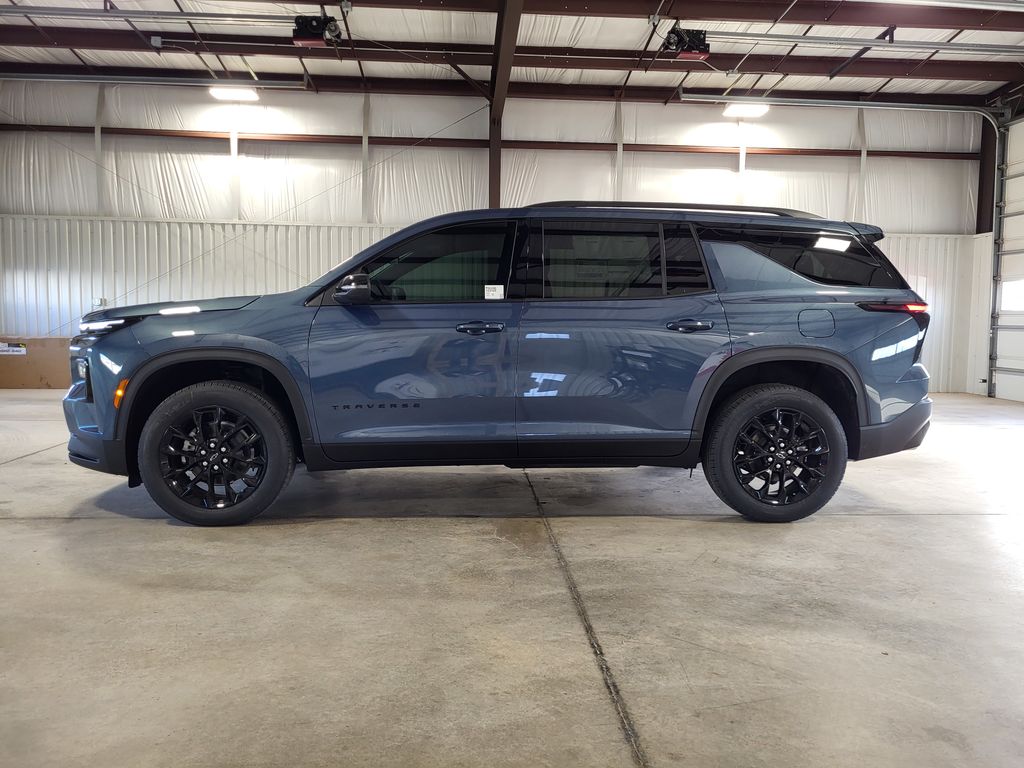 2025 Chevrolet Traverse LT 2