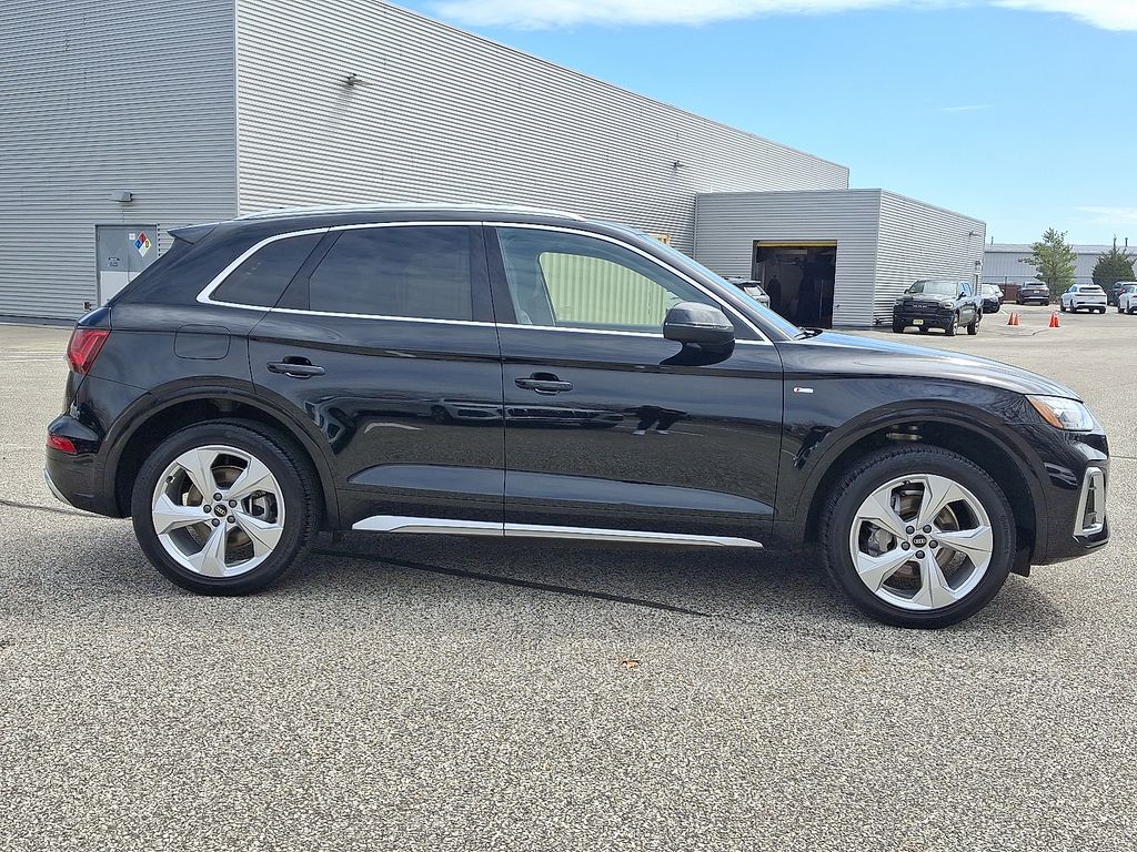 Thumbnail: 2022 Audi Q5 - 7