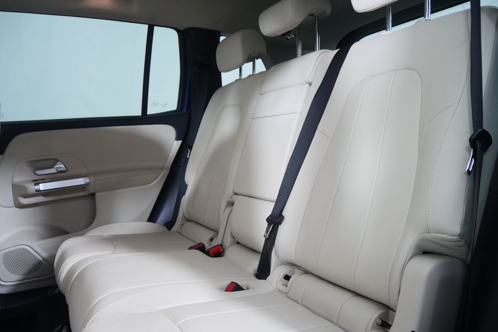 Thumbnail: 2023 Mercedes-Benz GLB - 16