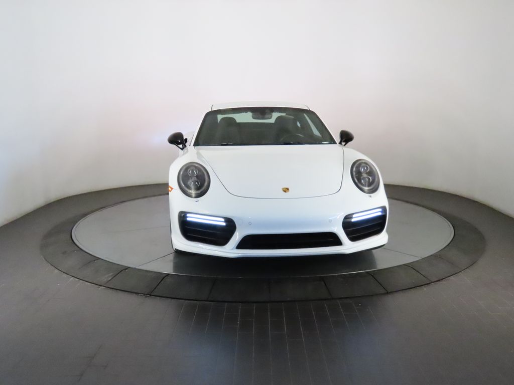 Thumbnail: 2017 Porsche 911 - 10